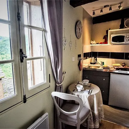 Le Compostelle De * Conques-en-Rouergue