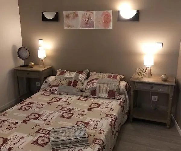 Le Compostelle De * Conques-en-Rouergue